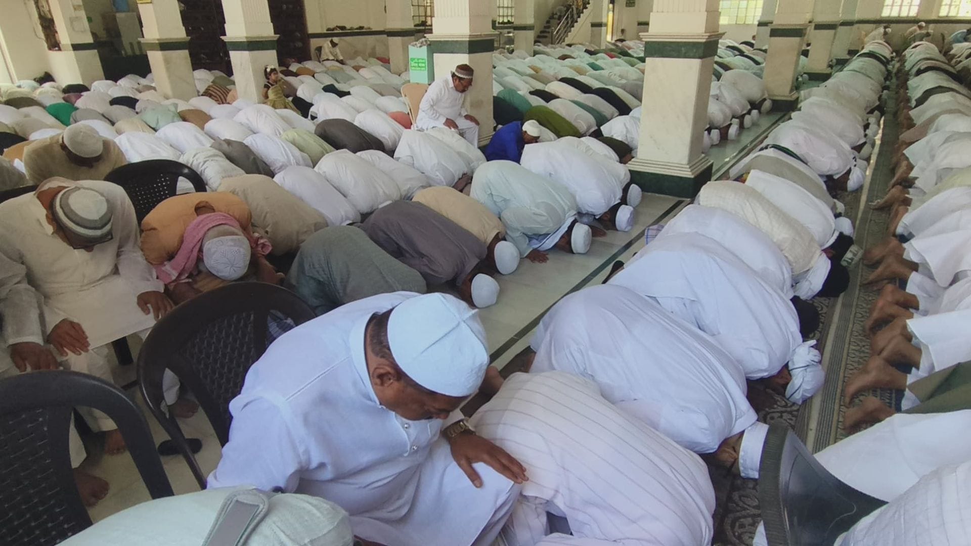 Eid 2025 Namaz offered in all mosques including Gyanvapi in varanasi