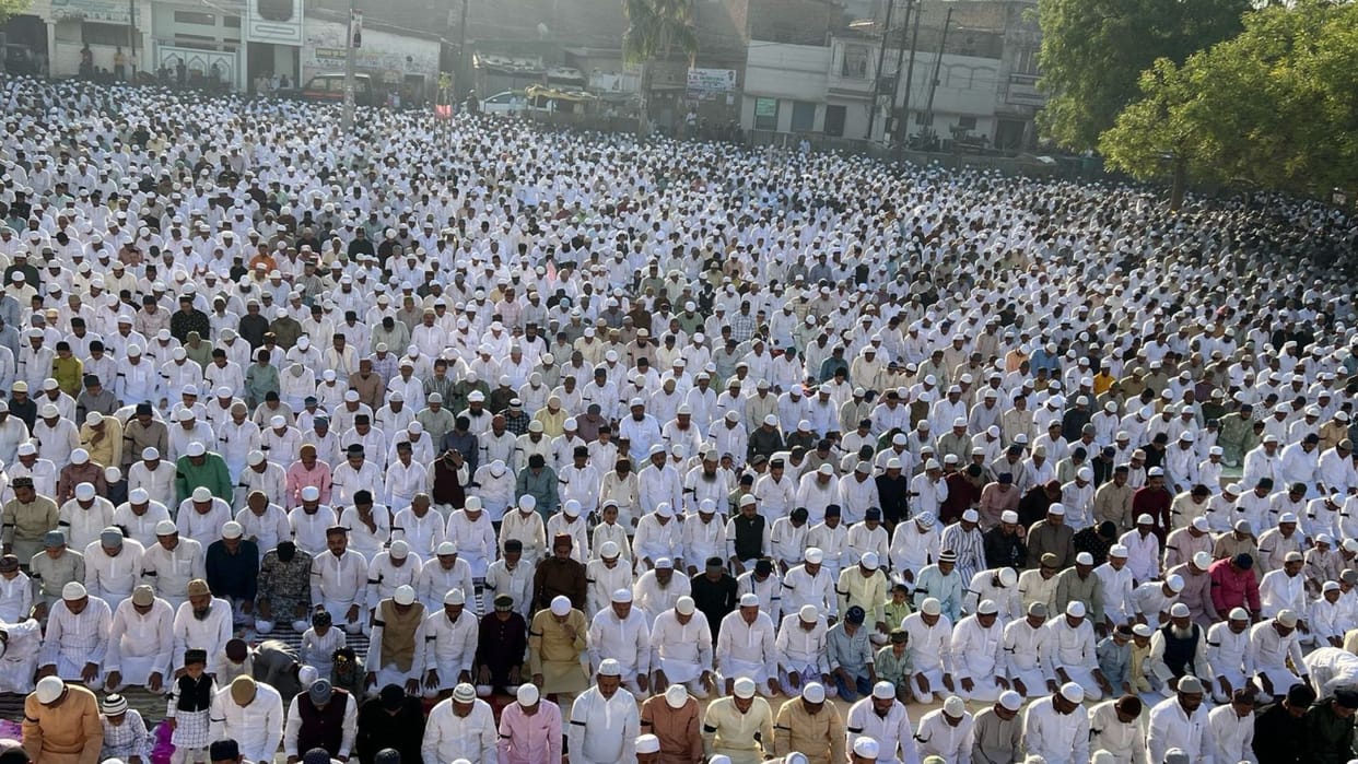 Eid 2025 Namaz offered in Idgah and mosques in Mau