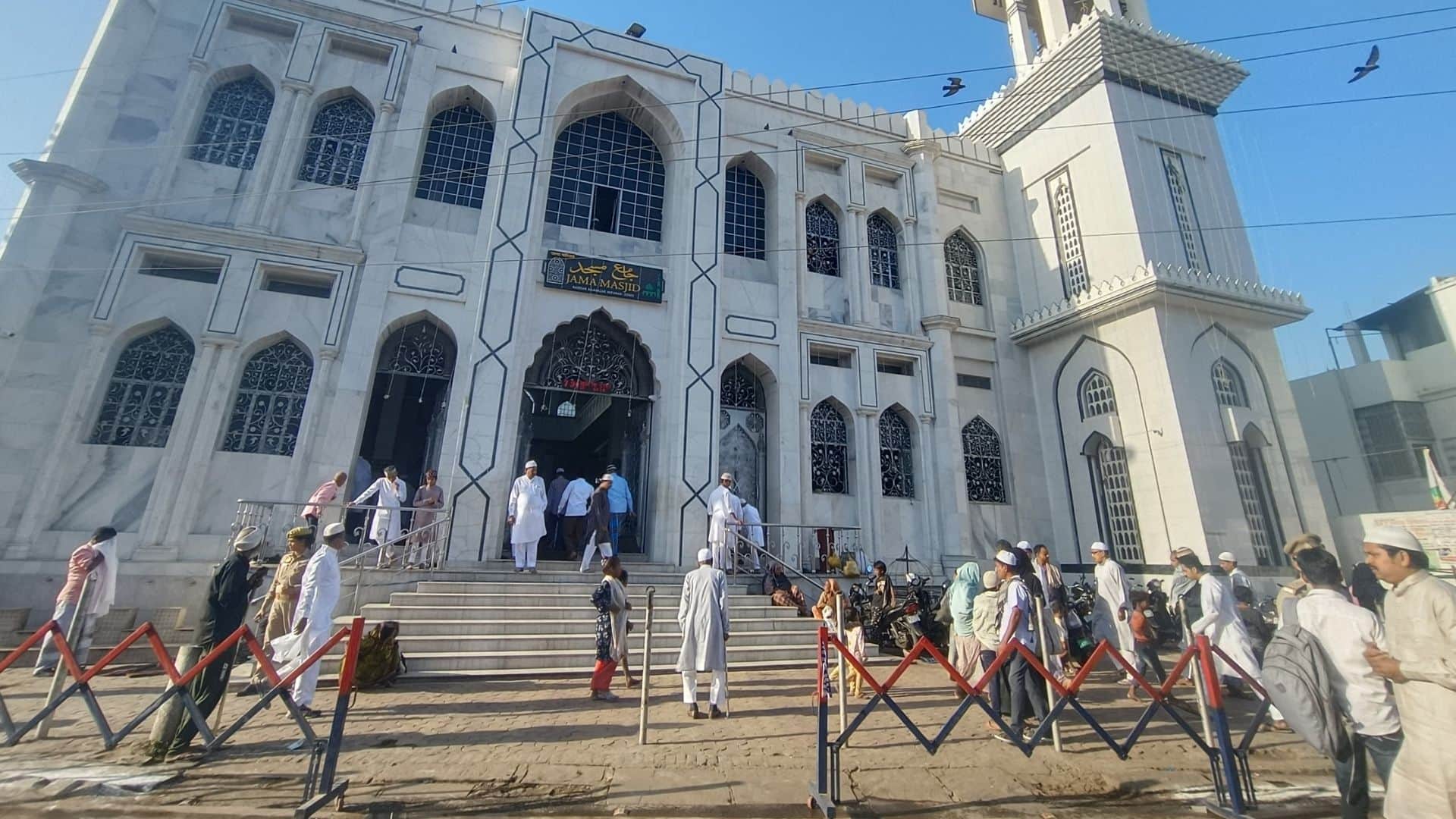 Eid 2025 Namaz offered in all mosques including Gyanvapi in varanasi
