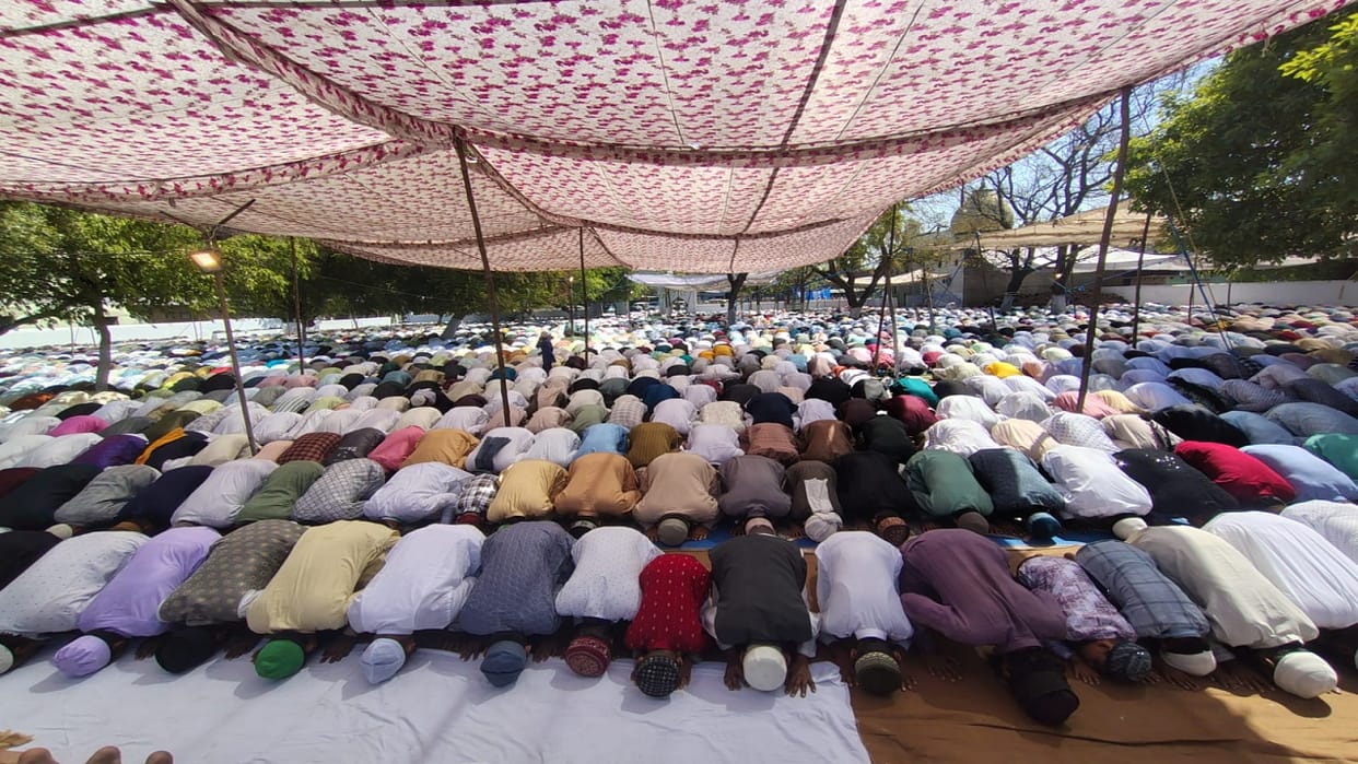 Eid celebration in Bareilly Thousands of people offered namaz together at Idgah