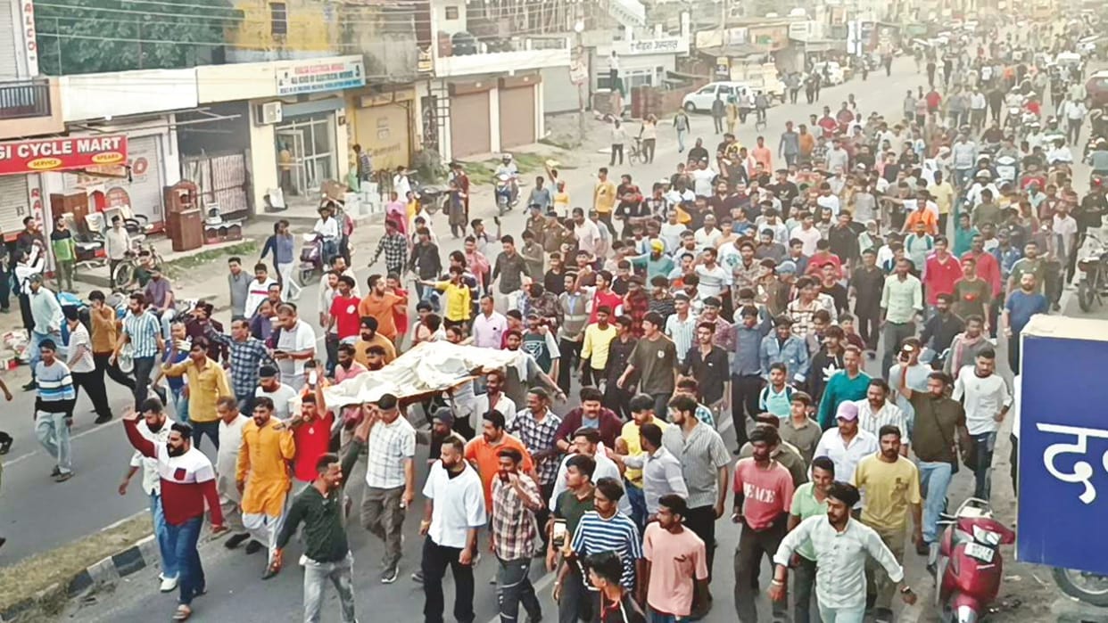 Himachal News Remains of cattle found in Manpur Devda on Uttarakhand border Protest