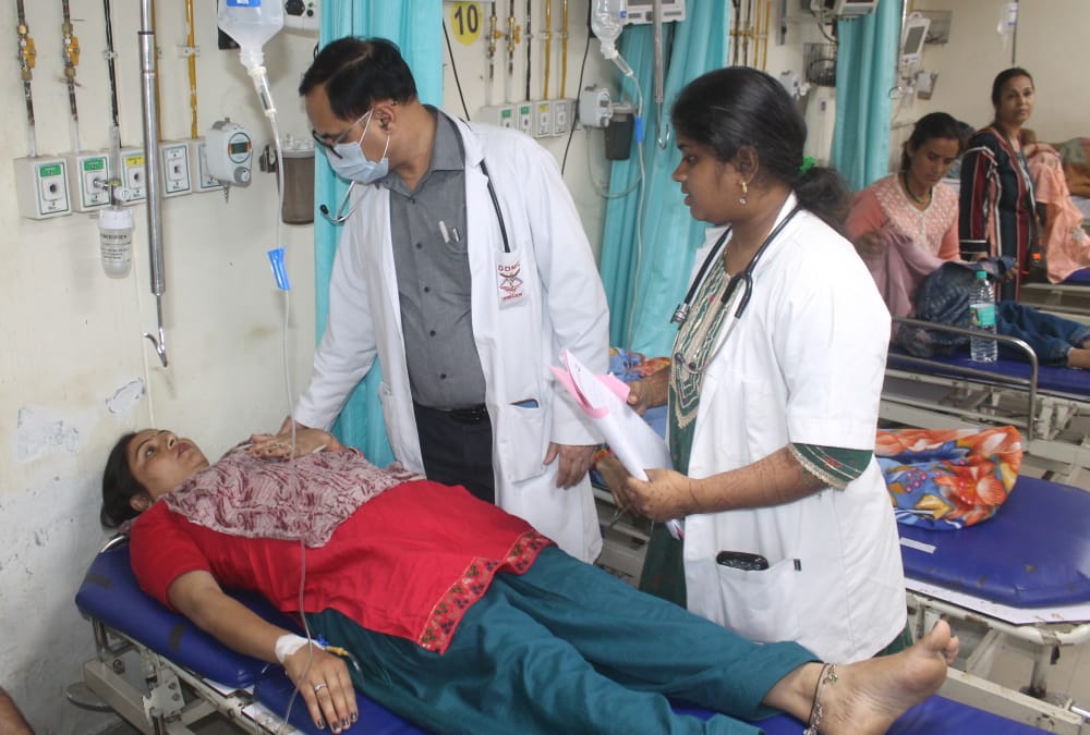 Dehradun News 335 people Hospitalized after Food Poisoning eating buckwheat dishes during Navratri fast