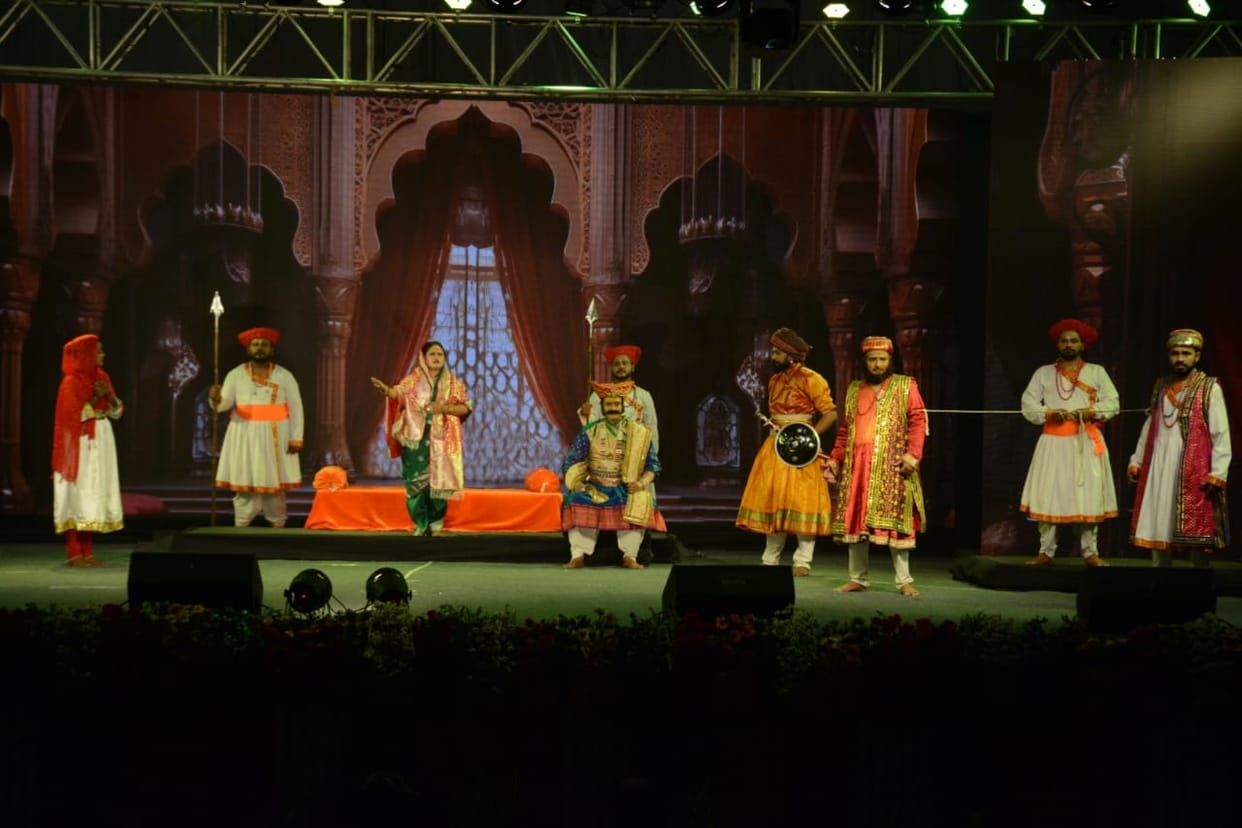 A play depicting the life story of Goddess Ahilya Mata was staged in Maheshwar, many VIPs including CM arrived