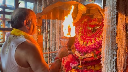 Navratri Devi Darbar resonated with chanting of Jagat Kalyani in vindhyachal temple