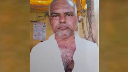 Jalaun: मानसिक बीमार किसान ने तमंचे से गोली मारकर की आत्महत्या, मचा कोहराम Jalaun: Mentally ill farmer commits suicide by shooting himself with a gun