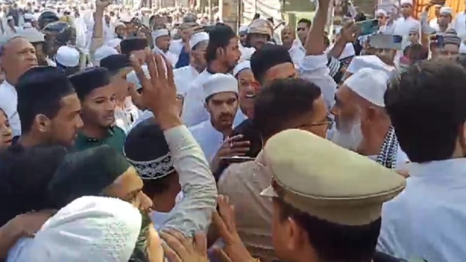 UP: Moradabad commotion over prayers, clashes with police, tight vigilance in Sambhal