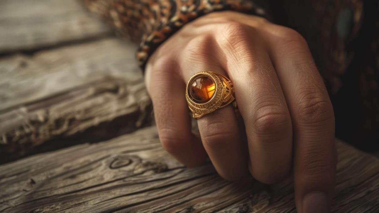 Ring Finger Palmistry In Hindi Signs Of Luck Personality And Success