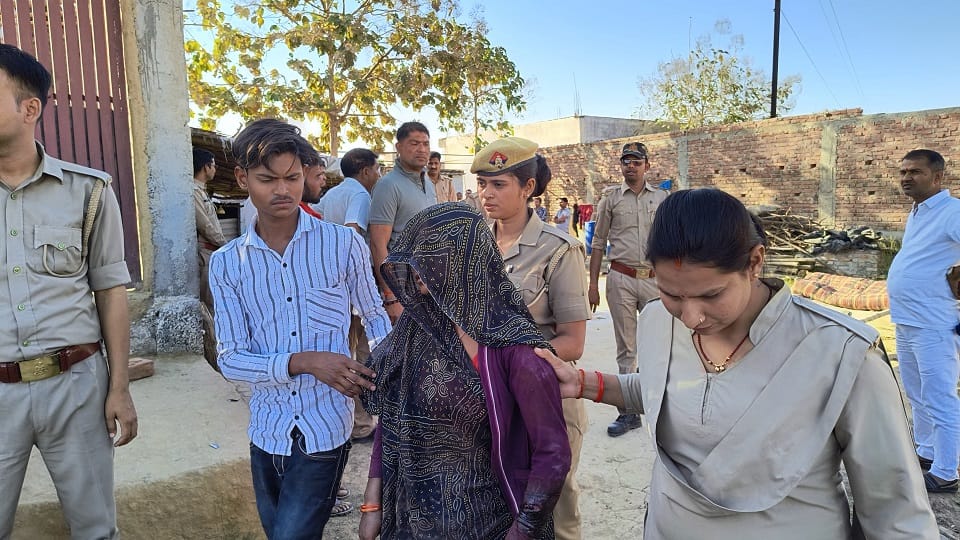 Hamirpur murder case Post-mortem report revealed husband throat slit with a knife after stabbing him five time