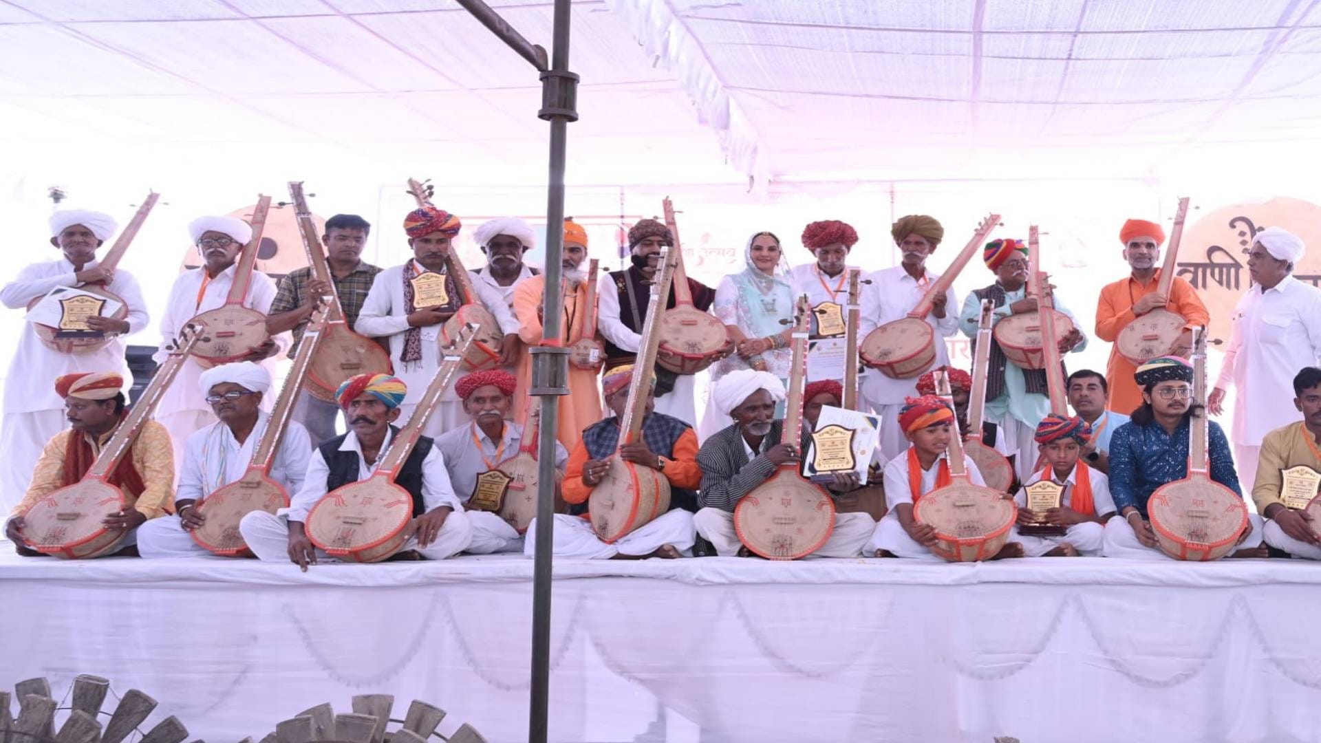 Barmer News words of saints echoed through sweet voices of folk singers on tinkling of veena see photos