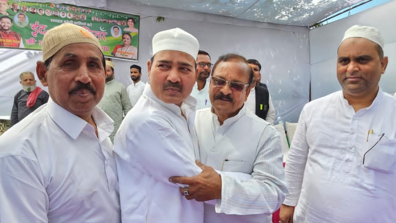 Eid celebration in Bareilly Thousands of people offered namaz together at Idgah