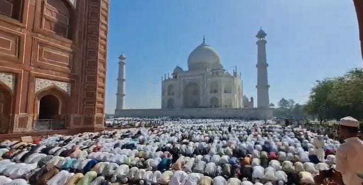 Eid-ul-Fitr 2025 Namaz Was Offered At taj mahal