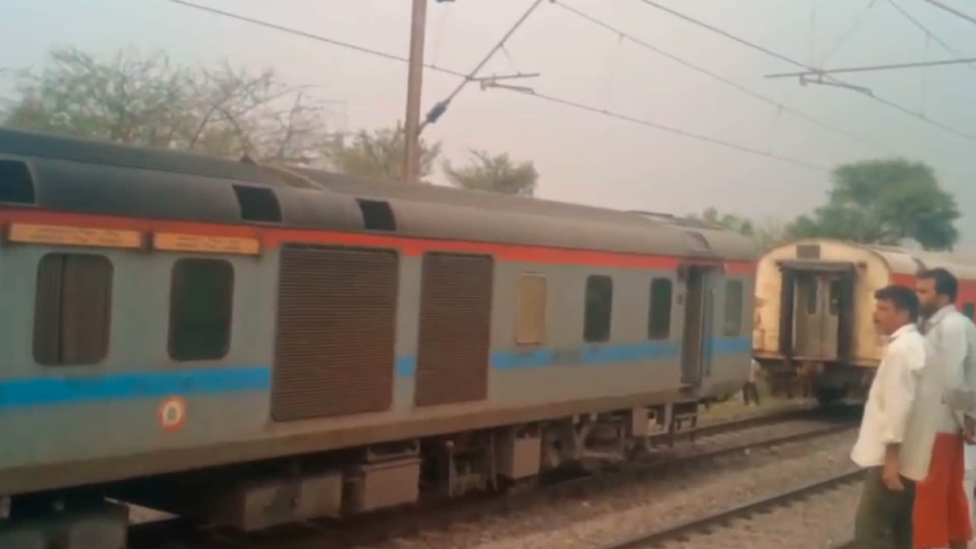 MP News: Fire broke out in bogie of Barauni Express, train was sent off after one and a quarter hour of effort