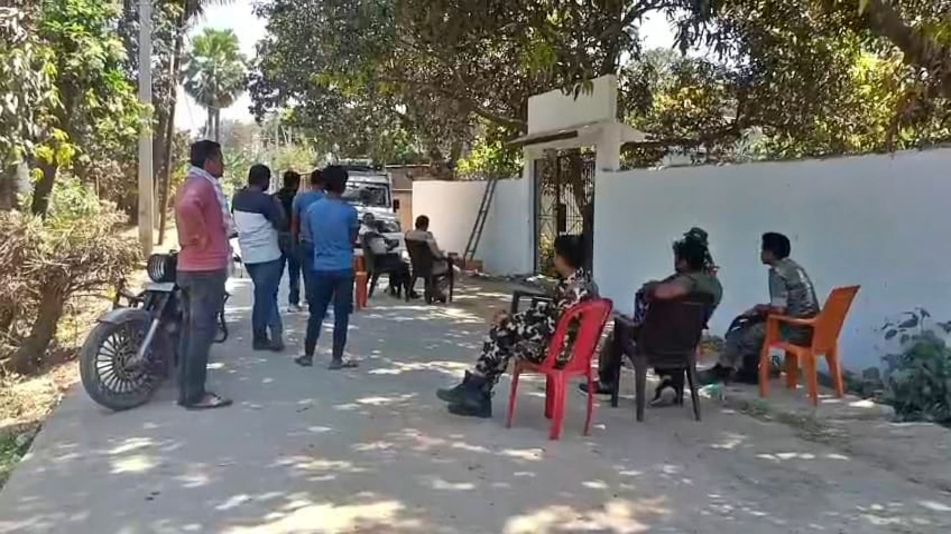 Vaishali: Tension due to writing of religious slogan and RJD Zindabad on wall of Idgah, police force deployed