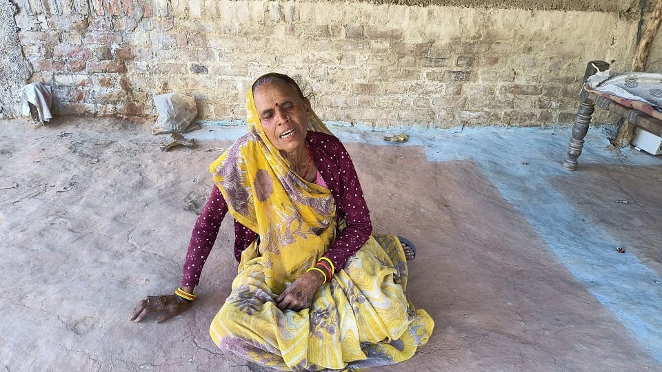 Wife killed her husband by cutting him with a sharp weapon In Hamirpur