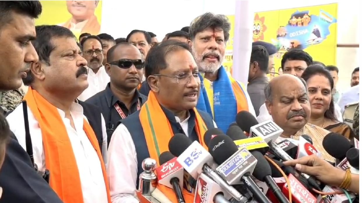 Chhattisgarh Politics: CG CM Vishnudeo sai taunts on Congress for Naxalites statement