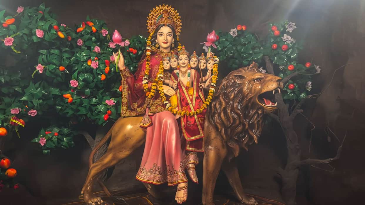 Chaitra Navratri 2025 Day Five Maa Skandamata puja vidhi auspicious color to wear for blessings