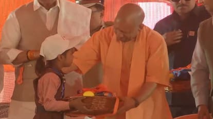 CM Yogi launched the School Chalo Abhiyan in Bareilly