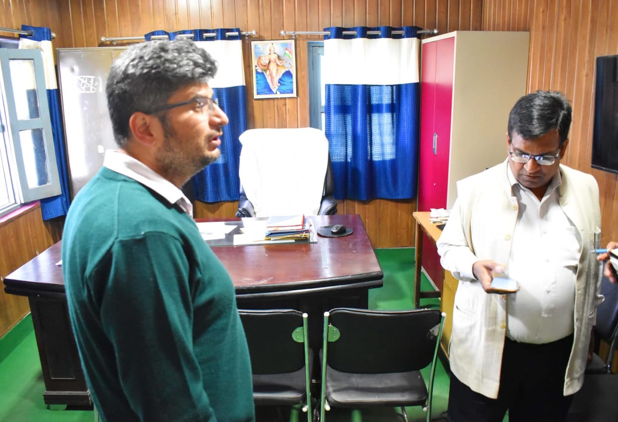 Chamoli News District Excise Officer found absent from office, DM breaks service