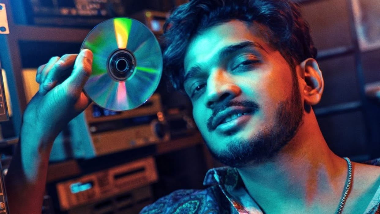 Munawar faruqui first copy teaser out which shows piracy effects in film industry