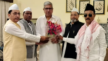 Eid festival was celebrated with great pomp in Gorakhpur, everyone prayed for safety after offering namaz