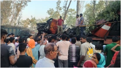 Jharkhand Train Accident Two Goods Trains Collide in Sahibganj Fire Breaks Out Three Dead news in Hindi