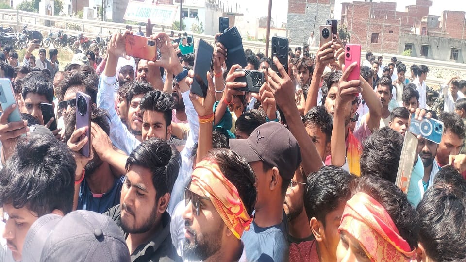 ruckus create after statue of Rani Avantibai was damaged
