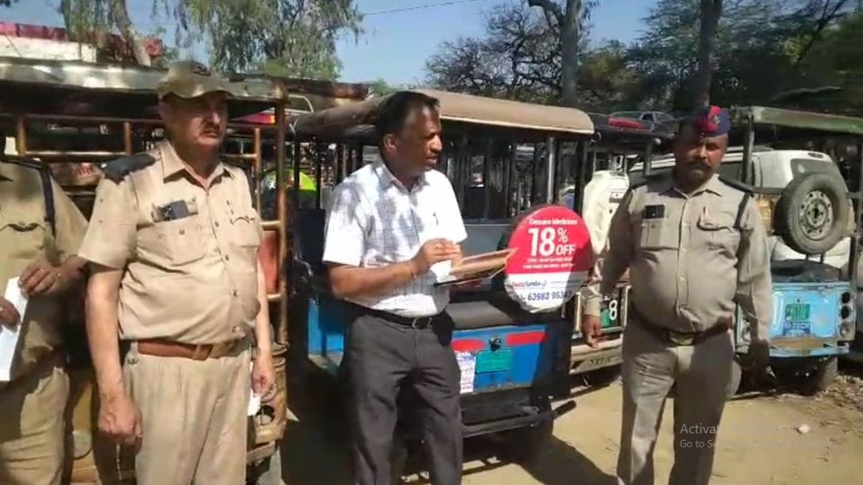 ARTO enforcement took action by running campaign in city along with traffic inspector In Bulandshahr