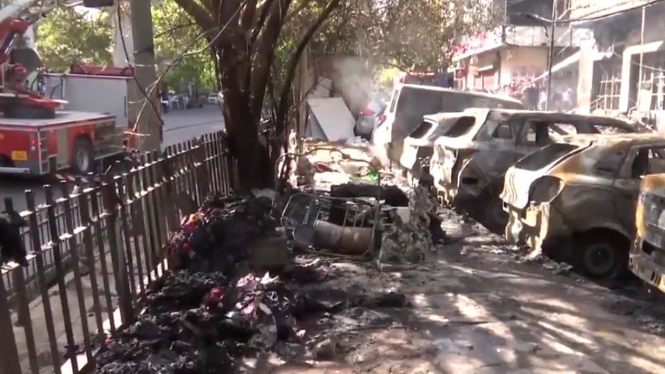 Fire broke out in Anarkali building and DDA shopping complex in Jhandewalan delhi