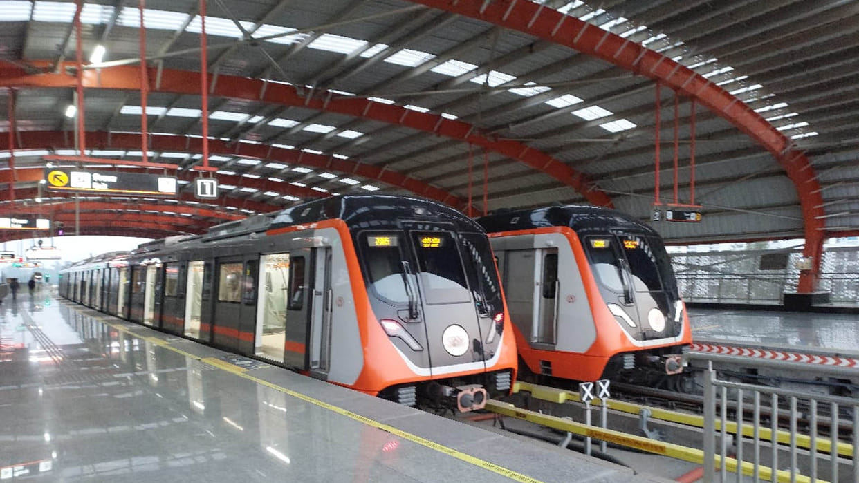 Woman Got Molested In Delhi Metro man took advantage of the crowd and did dirty act post viral