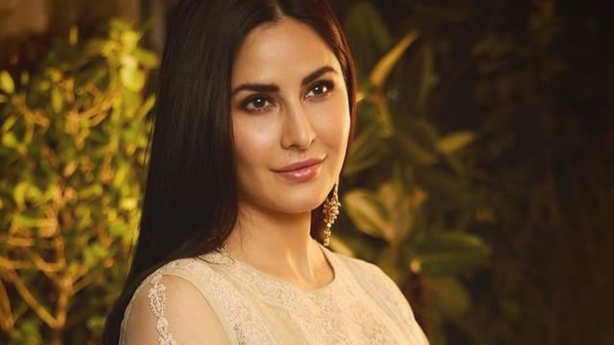 Katrina Kaif Wish Eid Mubarak Fans Praise Actress Dressup Look And Beauty