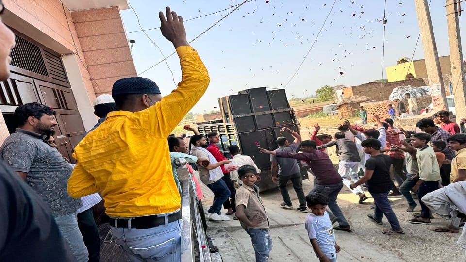Muslims showered flowers on the procession of Mata in Bulandshahr