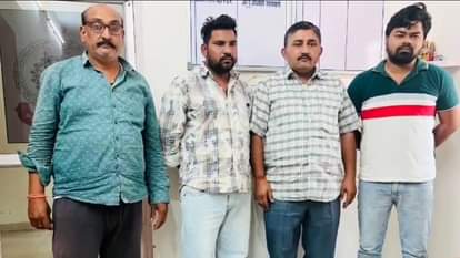 पुलिस की गिरफ्त में आरोपी