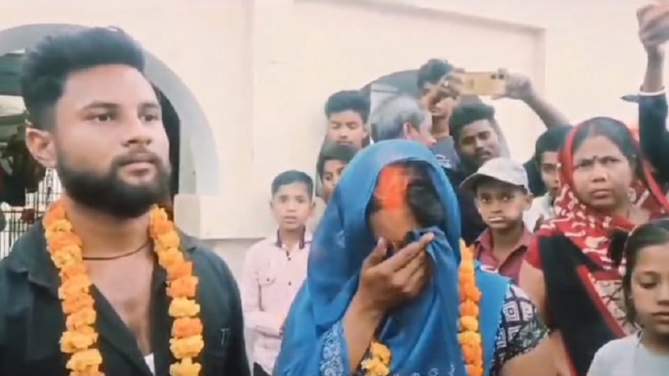 wife returned to husband home from lover house her in santkabirnagar