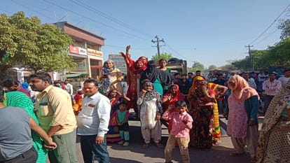 शराब के ठेके के विरोध में हंगामा