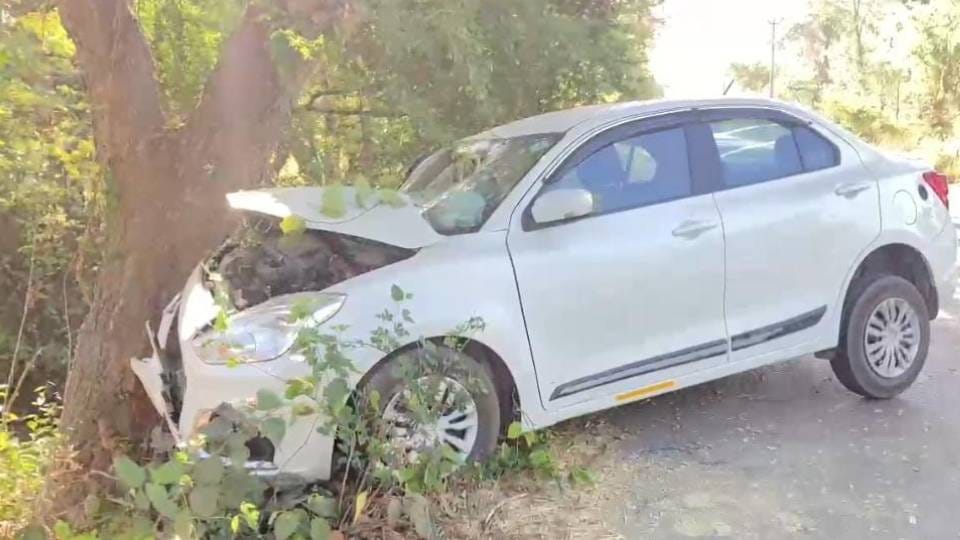 Car collided with tree in Sitapur two died while two seriously injured were going to visit Purnagiri