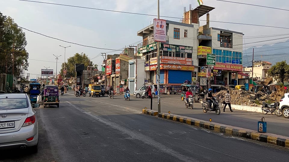 Work is not being done on widening the intersections of Haldwani city
