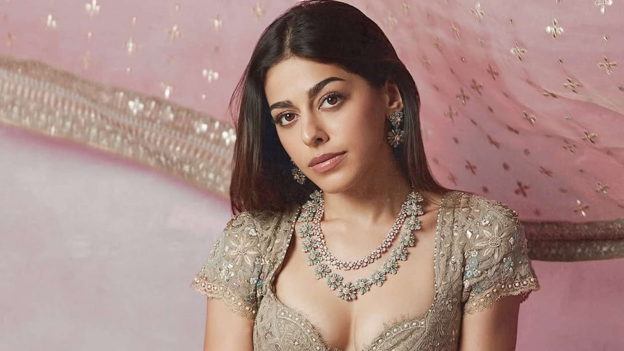 Alaya Furniturewala face strugle she was crying in beging days