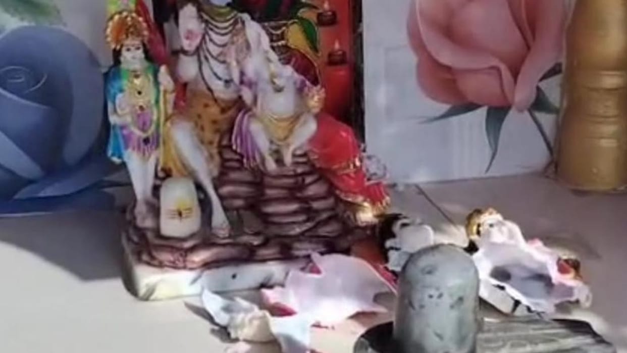 Anarchic elements vandalized idols, tension in the village in Khairaghat Bahraich.