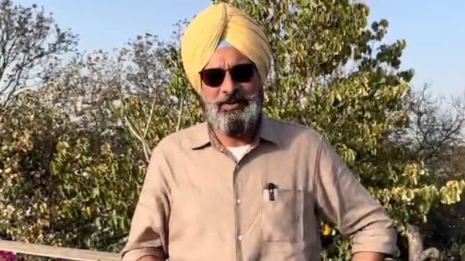 former minister Bikram Singh Majithia says On reducing security Get me shot like Moosewala but Punjab Police