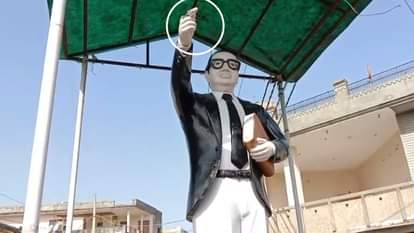 बटाला में आंबेडकर की प्रतिमा।