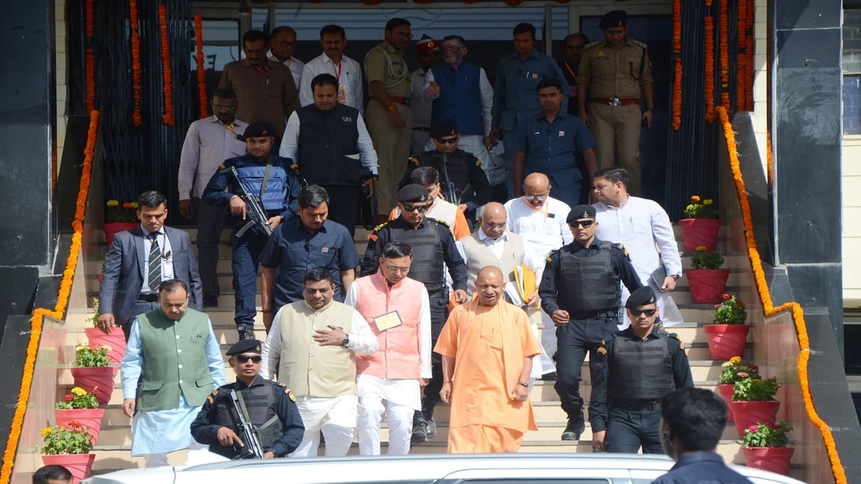 CM Yogi sought proposal 300 bed hospital will be made super specialty hospital