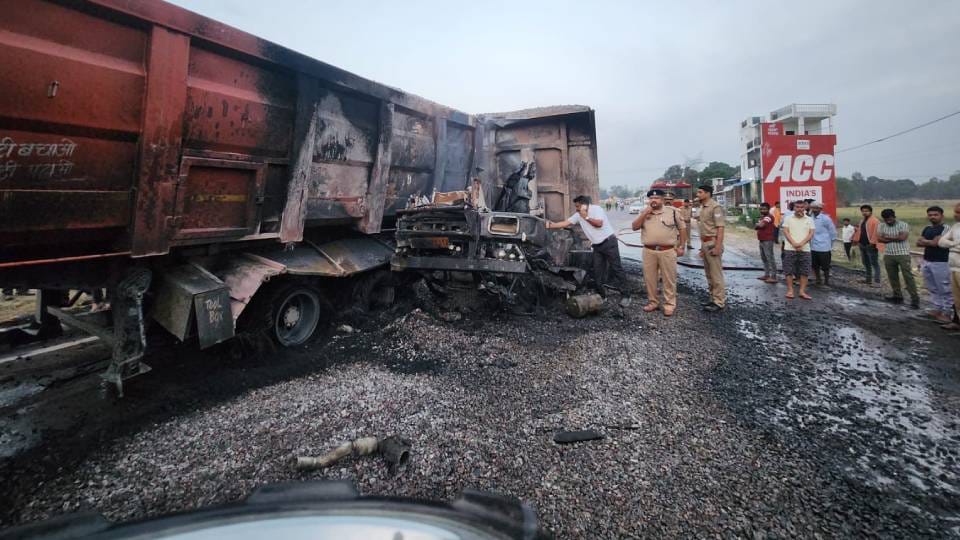 Three dumper collided with each other in Ayodhya One caught fire driver and cleaner burnt alive