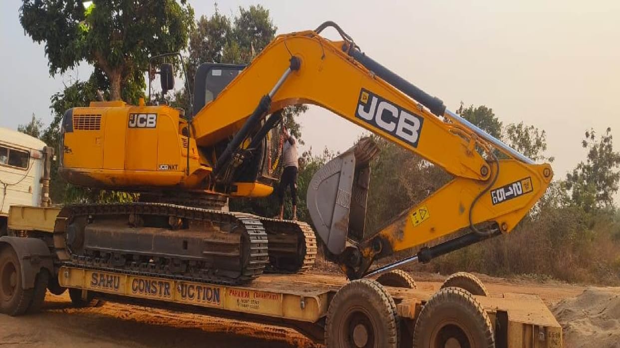 Administration takes strict action against illegal transportation and storage of sand in Chhattisgarh