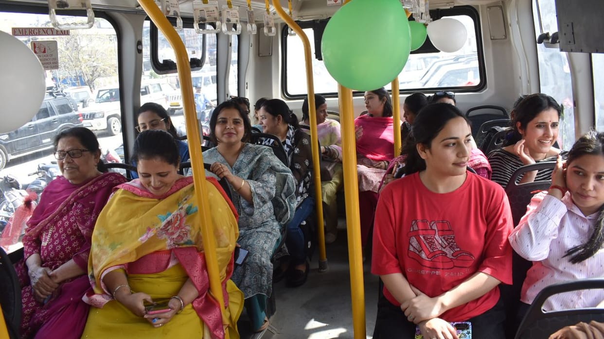Jammu Kashmir: Free bus travel facility started for women in Jammu and Kashmir, know how to avail the benefit