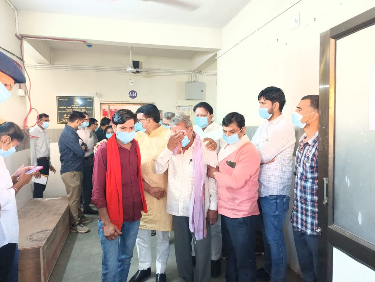 Banaskantha accident: 2 headless bodies found mutilated, DNA will be used to identify woman and boy from Harda