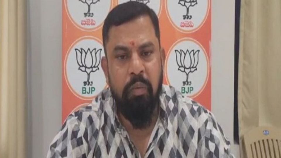 Telangana BJP MLA Raja Singh writes to CM Reddy requesting smooth conduct of Shri Ram Navami Shobha Yatra