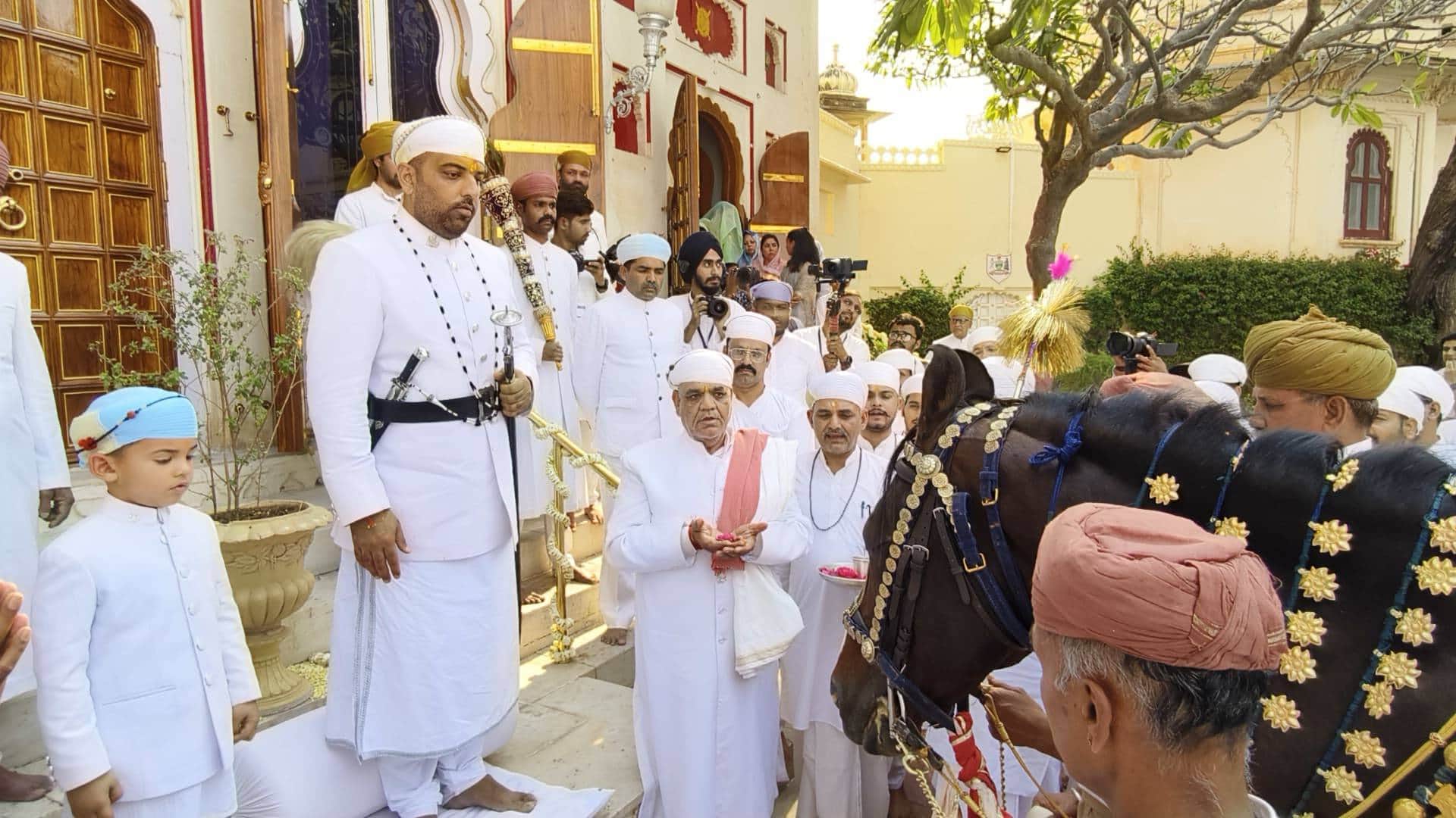 Laxyaraj Singh Gaddi Utsav Laxyaraj Singh became 77th Maharaja of Mewar Gaddi Tilak took place in Udaipur