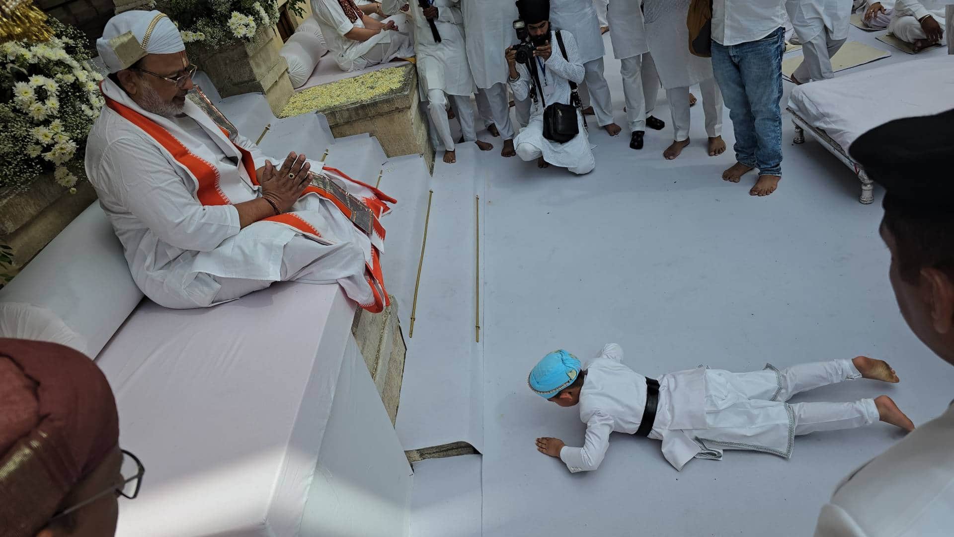 Laxyaraj Singh Gaddi Utsav Laxyaraj Singh became 77th Maharaja of Mewar Gaddi Tilak took place in Udaipur