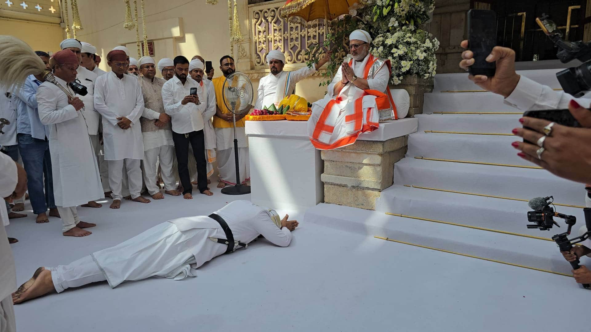 Laxyaraj Singh Gaddi Utsav Laxyaraj Singh became 77th Maharaja of Mewar Gaddi Tilak took place in Udaipur