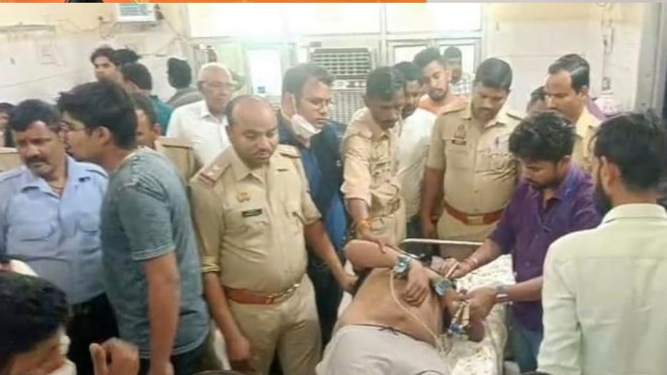 Sitapur Excise Inspector Alok Kumar Body found in car suicide in Sitapur